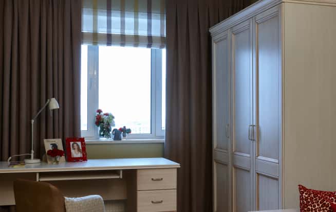 ЖК «M-House». Шторы шоколадного цвета