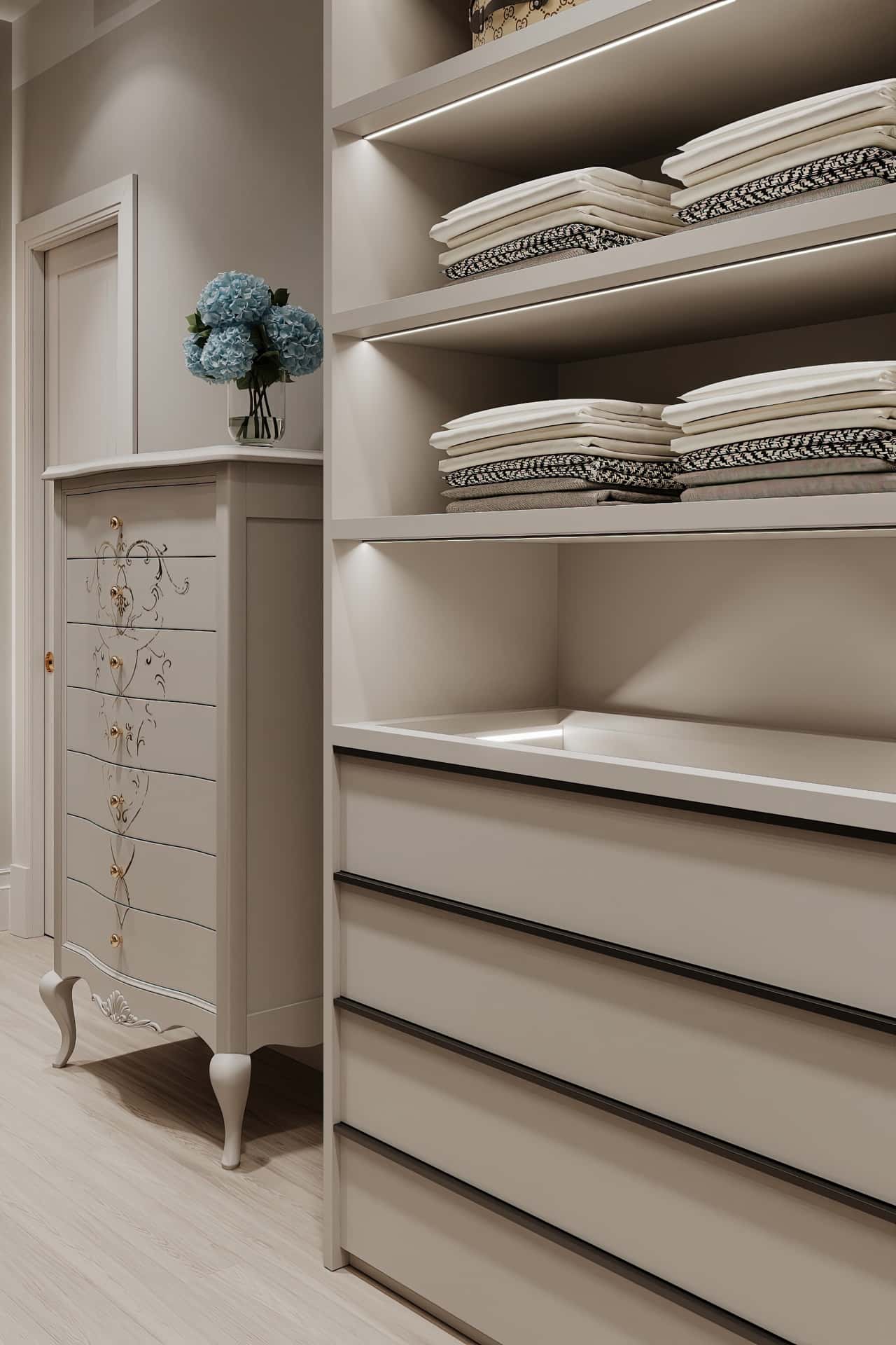 Дизайн и ремонт квартиры в ЖК Серебряный фонтан — Лебединое озеро, 109 м2. Гардеробная, фото 2