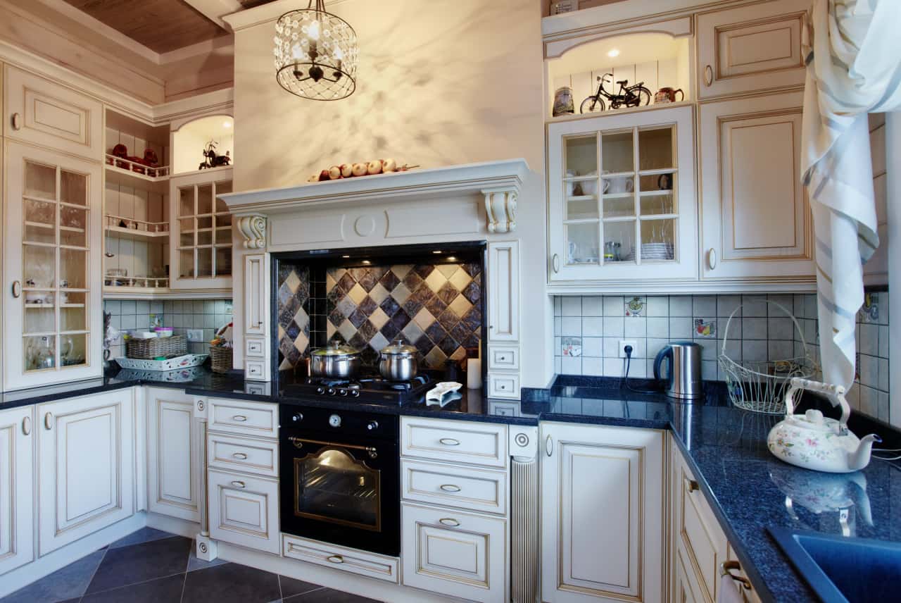 Открытые полки в кухне (устаревший дизайн)