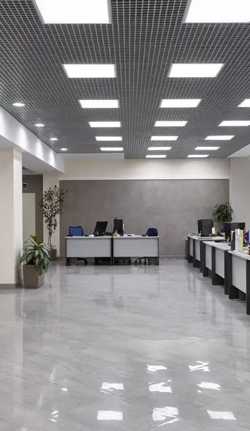Офис торговой компании. Холл с кирпичной кладкой для уникальности интерьера