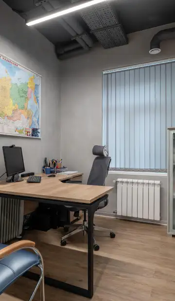 ООО «Монолит». Отдельный кабинет для руководителя в офисе