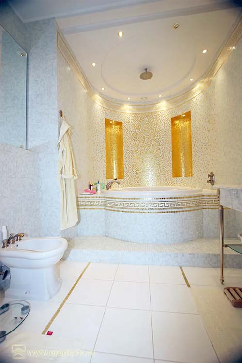 ванная комната в золотом цвете