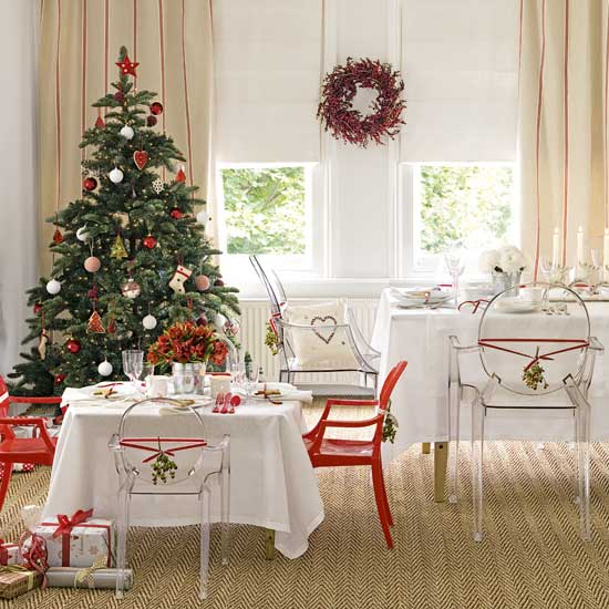 Идеи декорирования к Новому году и Рождеству. Красно-белая столовая 