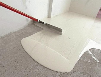 Укладка линолеума на бетонное основание. Фото 01