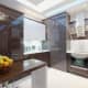 Белый шкафы с матовым стеклом для кухни. Дизайн и ремонт квартира в ЖК «Квартал» — Воздушная легкость. Фото 07