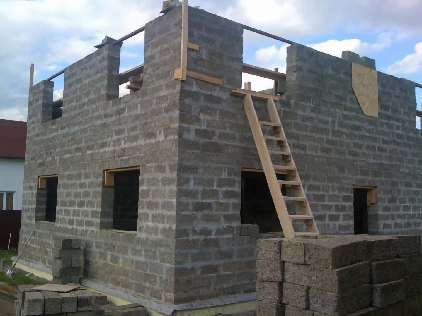 Ячеистые бетоны: пенобетон и газобетон