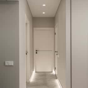 Деликатная классика. Дизайн и ремонт квартиры 65м2 в ЖК Кронштадтский 9 в современном классическом стиле. Прихожая и коридор, фото 04