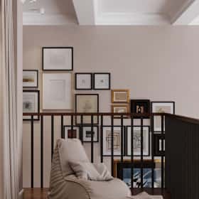 Квартира с мезонином. Дизайн и ремонт квартиры 89м2 ЖК Джаз в современном. Спальня на антресоле, фото 06