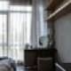 Соединение каменного пола в кухне и серого ковра в гостиной. Дизайн и ремонт квартиры в ЖК «Barkli Park» — Витрувианская квартира. Фото 029