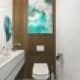Туалетный столик с широким зеркалом, белого цвета. Дизайн и ремонт квартиры на Никитском бульваре — Воздушный замок. Фото 036