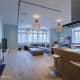 Большое зеркало в ванной комнате. Дизайн и ремонт квартиры в ЖК «Четыре солнца» — Элегантная простота. Фото 017