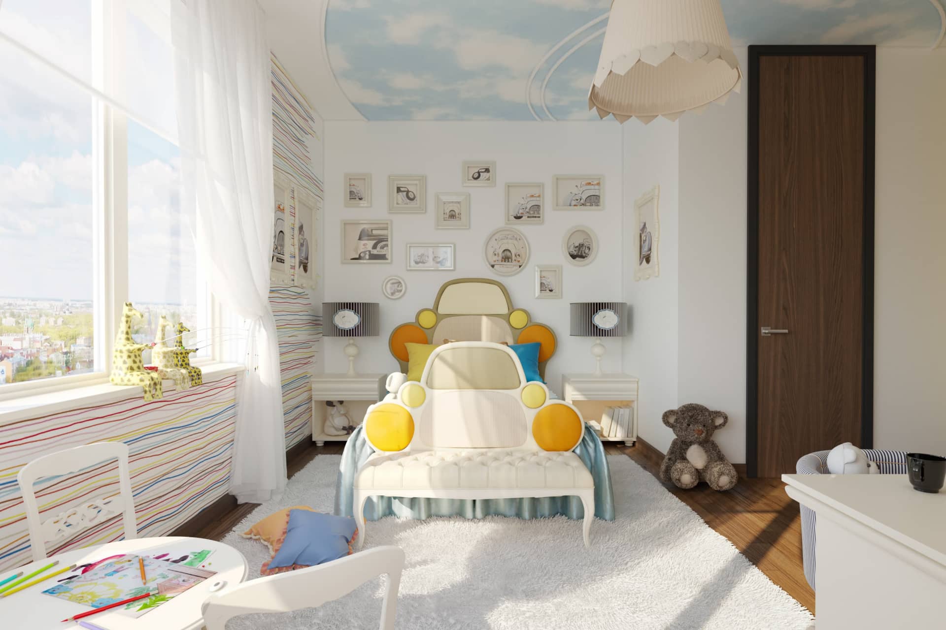 Детская кровать в виде автомобиля светлого цвета