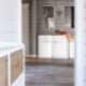 Абстрактная картина в спальне. Дизайн и ремонт дома в ЖК «Мишино» — Яркий взгляд на вещи. Фото 043