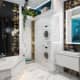 Зеркало с подсветкой на фоне геометрической плитки в ванной. Дизайн и ремонт квартиры в ЖК «Родной Город» — Природа и солнце. Фото 034