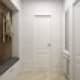 Дверь в ванной в стиле минимализм белого цвета. Дизайн и ремонт дома в КП «Антоновка» — Загородный минимализм. Фото 03
