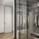 Длинное зеркало с белой рамой в гардеробной. Дизайн и ремонт квартиры в ЖК «Петровский» — Новый горизонт. Фото 03