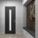 Дверь в ванной в стиле минимализм белого цвета. Дизайн и ремонт дома в КП «Антоновка» — Загородный минимализм. Фото 04