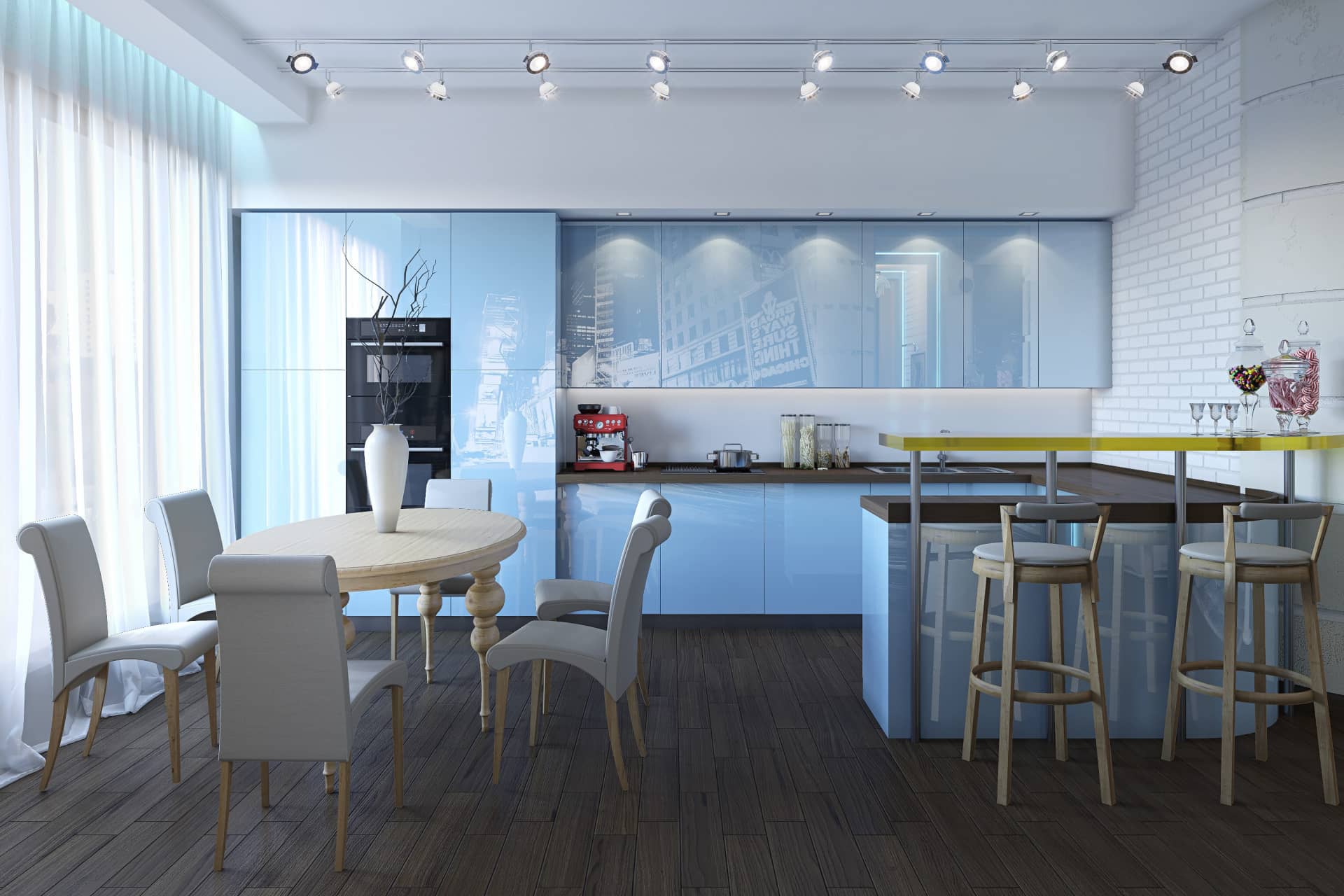Кухня со шкафчиками с голубыми глянцевыми дверцами и жёлтой барной стойкой