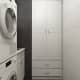 Белый шкаф с зеркальными дверьми. Дизайн и ремонт квартиры в ЖК «Наследие» — Геометрия уюта. Фото 028