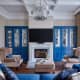 Синий диван в тон шкафам. Дизайн и ремонт таунхауса в ЖК «Парк Авеню» — Изысканный комфорт. Фото 022