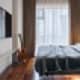 Парящая кровать в спальне с подсветкой. Дизайн и ремонт квартиры в ЖК «Дубровская Слобода»  — Возвращение к простоте. Фото 039