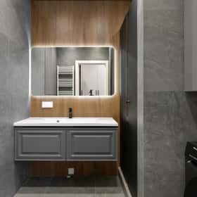 Деликатная классика. Дизайн и ремонт квартиры 65м2 в ЖК Кронштадтский 9 в современном классическом стиле. Душевая