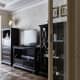 Нижние шкафчики в кухне окраской напоминают чёрный шоколад с корицей. Дизайн и ремонт квартиры в ЖК «Мичурино-Запад» — Сладкая жизнь. Фото 015
