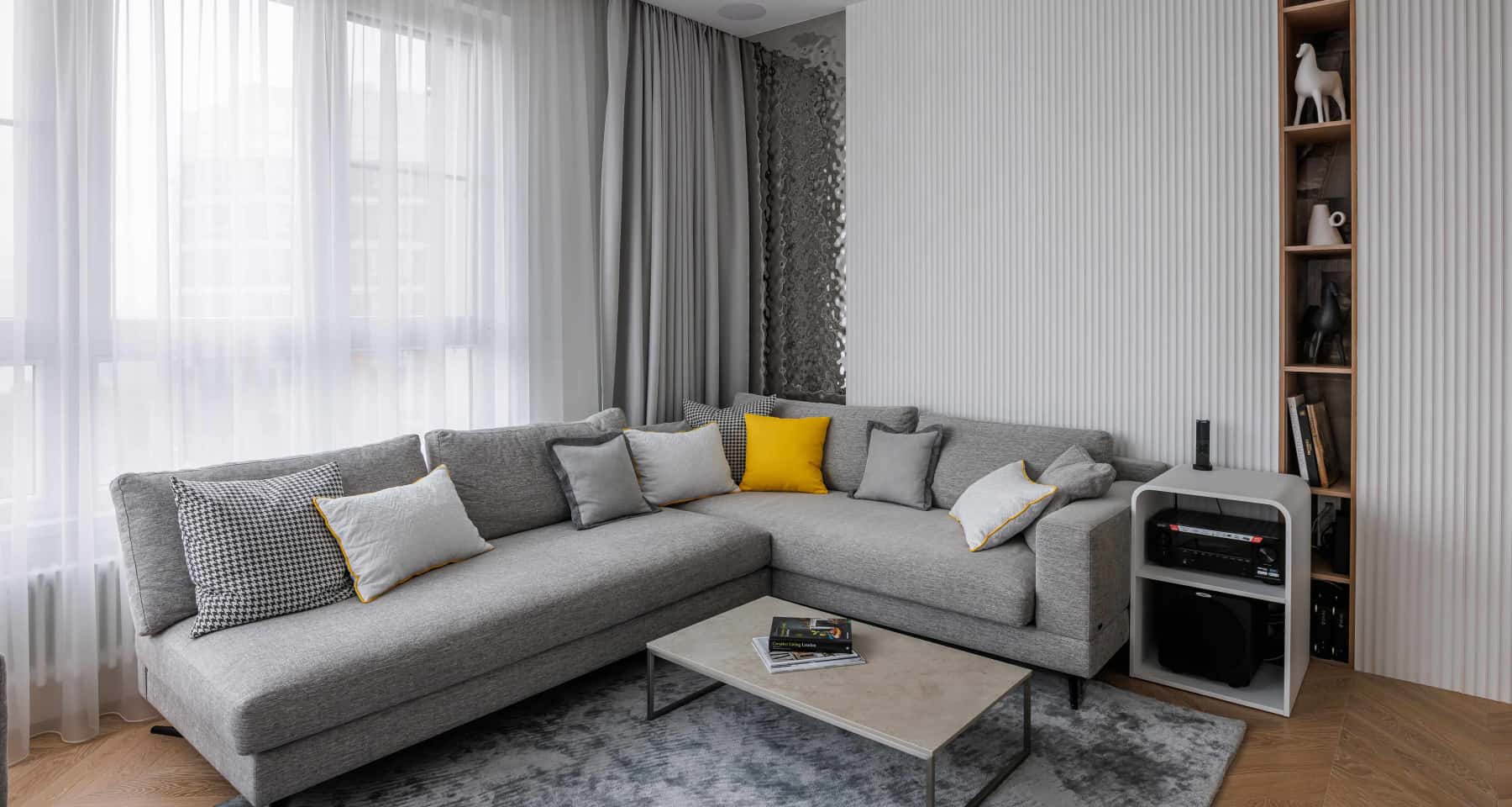 Гостиная современной квартиры после ремонта Гостиная современной квартиры после ремонта