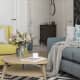 Кресло цвета горчицы с голубой подушкой. Дизайн и ремонт квартиры в ЖК «Юнион Парк» — Строгое созвучие. Фото 08