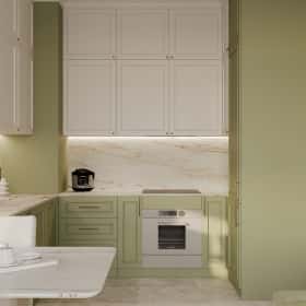 Фотографии кухонь-гостиных. Алгоритм комфорта. Дизайн и ремонт квартиры 64м2 ЖК Дом Достижение в неоклассике. Кухня-гостиная, фото 03.