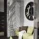 Диван серебристого цвета с салатовыми подушками. Дизайн и ремонт квартиры в ЖК «Ривер Парк» — Брутальный Нью-Йорк. Фото 012
