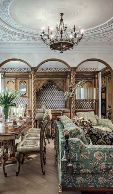 Стол в столовой сделанный из трех видов дерева с глянцевым покрытием