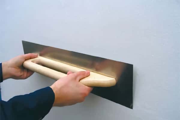 Выравниваем стены и потолки под отделку в сухих и влажных помещениях