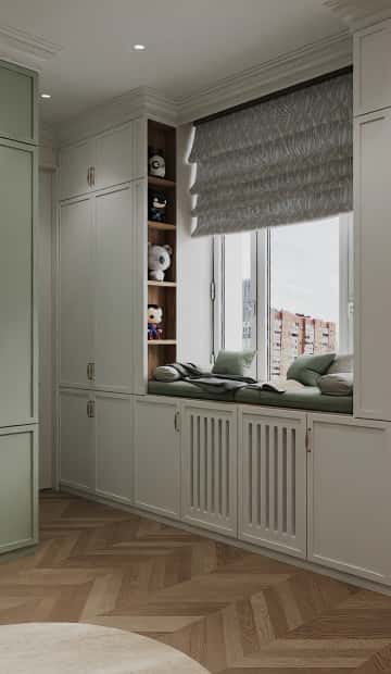 Около окна сформировали уютное пространство для отдыха