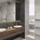 Ванная комната с ванной около панорамного зеркала. Дизайн и ремонт квартиры в ЖК «Крылатские холмы» — Гармония формы. Фото 0156