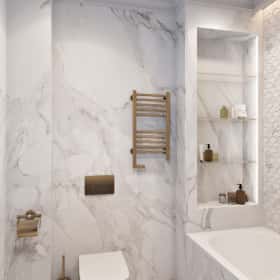 В боковой стене сформировали выступ с нишей, в который вписались полки