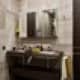 Соединение каменного пола в кухне и серого ковра в гостиной. Дизайн и ремонт квартиры в ЖК «Barkli Park» — Витрувианская квартира. Фото 035