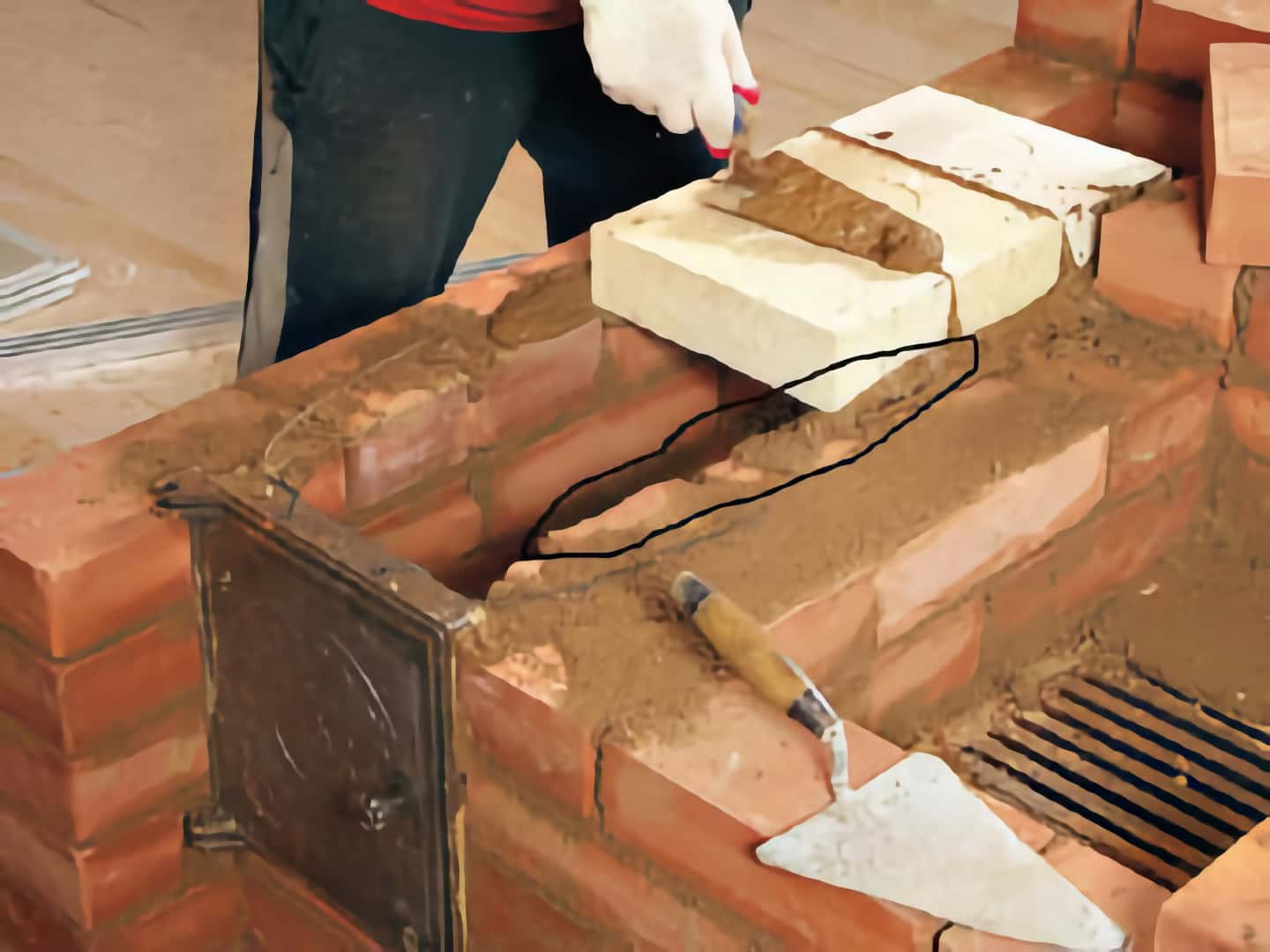 Кладка кирпичей и каминов