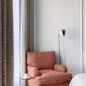 Американская классика. Дизайн и ремонт квартиры 119м2 ЖК Диалог в американском классическом стиле. Спальня 1, фото 04