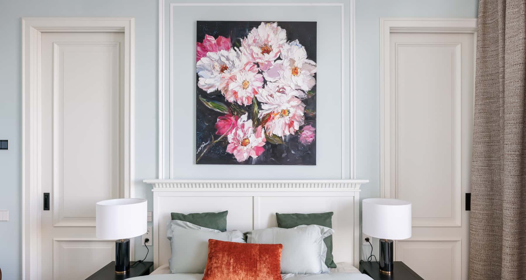 Декор женской спальни