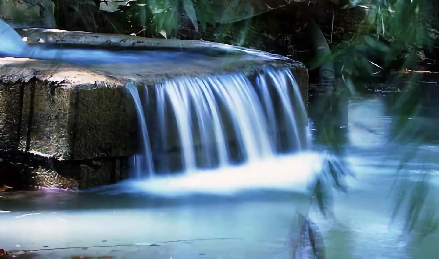 На водах