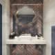 Необычный полосчатый рисунок похожий на камень - Агат на стене в спальне. Дизайн и ремонт квартиры в ЖК «Палаты Муравьёвых» — Сон в летнюю ночь. Фото 015