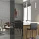 Пилон с зеркалами перекрывает вид на гостиную с кухни. Дизайн и ремонт квартиры в ЖК «Крылатские холмы» — Гармония формы. Фото 066
