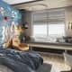 Встроенный в стену синий шкаф в современном стиле. Дизайн и ремонт квартиры в ЖК «Айвазовский» — Золотой агат. Фото 040